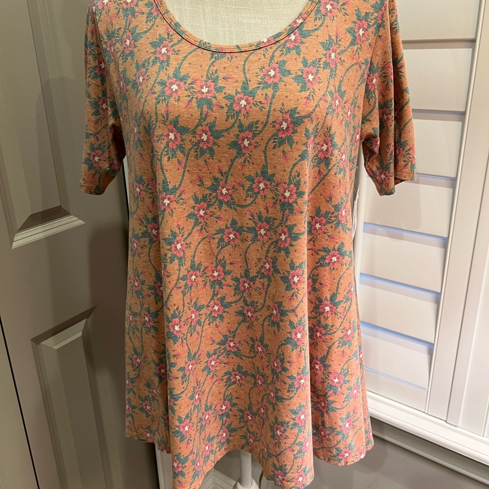 LuLaRoe Floral Short Sleeve Tunic Top
